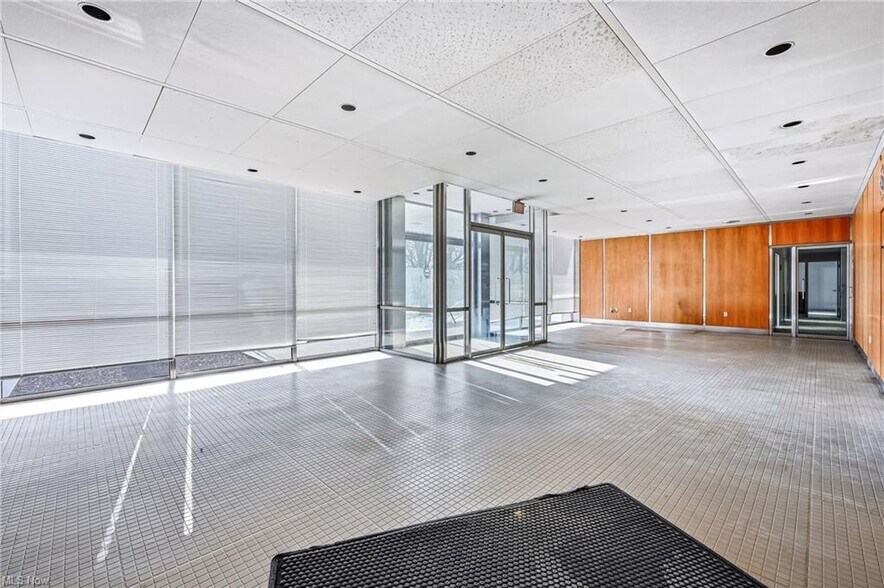 More Photos Of 1610 Hubbard Thomas Rd, Hubbard Office For Lease