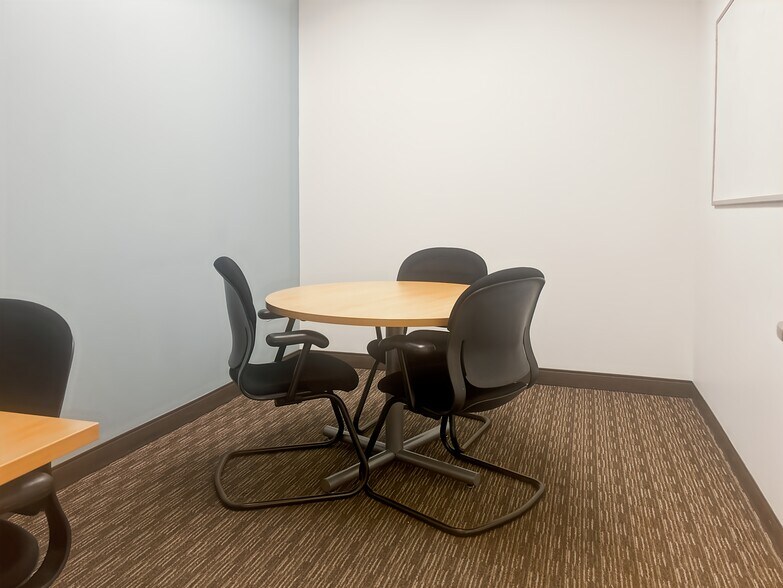 More Photos Of 1333 Burr Ridge Pky, Burr Ridge Coworking Space