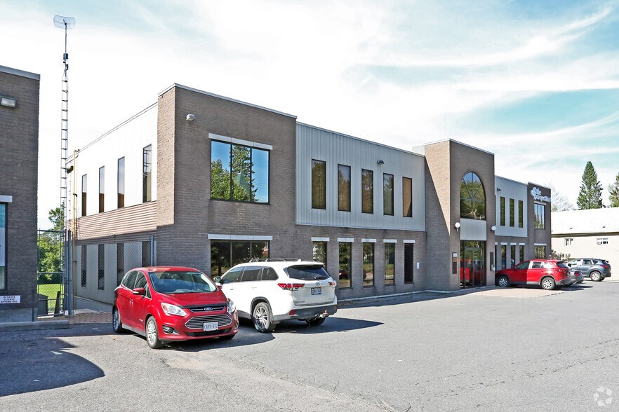 Primary Photo Of 444 McGill St, Hawkesbury Office For Lease
