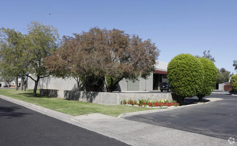 More Photos Of 3440 W Lewis Ave, Phoenix Warehouse For Lease