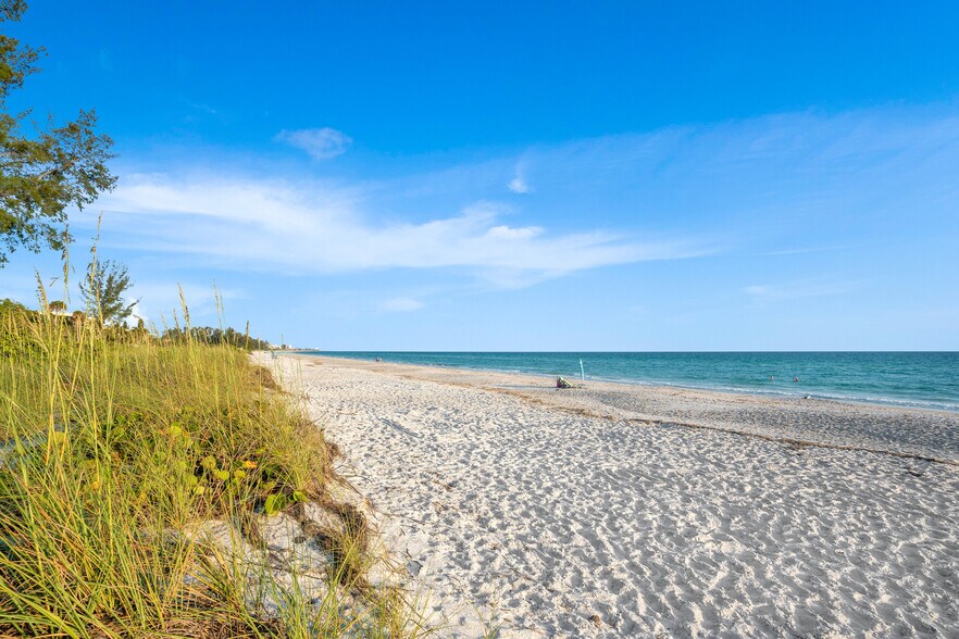More Photos Of 571 Saint Judes Dr, Longboat Key Apartments For Sale