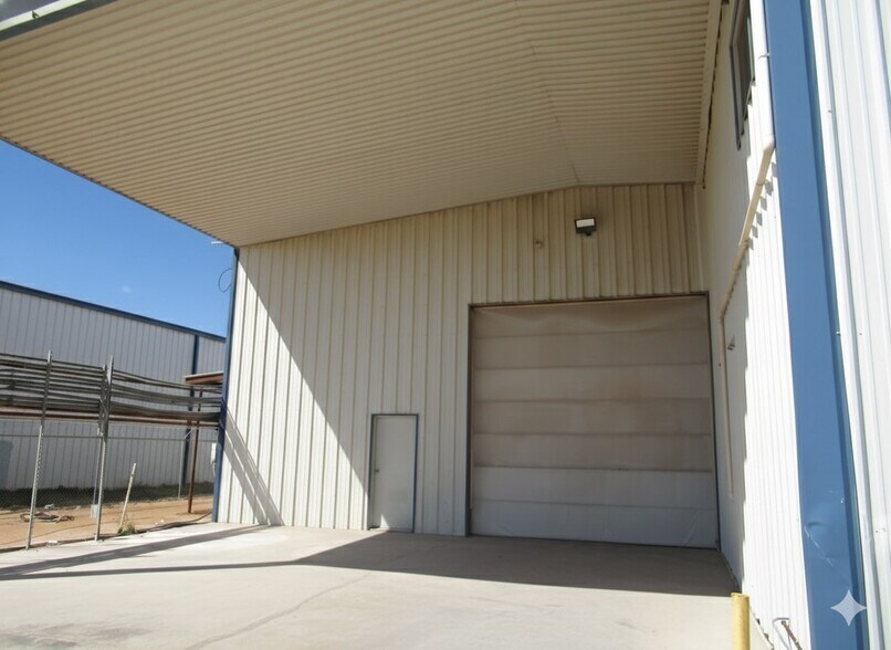 More Photos Of 9105 W Interstate 20, Midland Warehouse For Lease