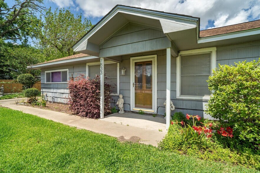 More Photos Of 7833 Almeda Genoa Rd, Houston Land For Sale