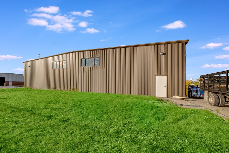 More Photos Of 9325 Gulfstream Rd, Frankfort Warehouse For Sale