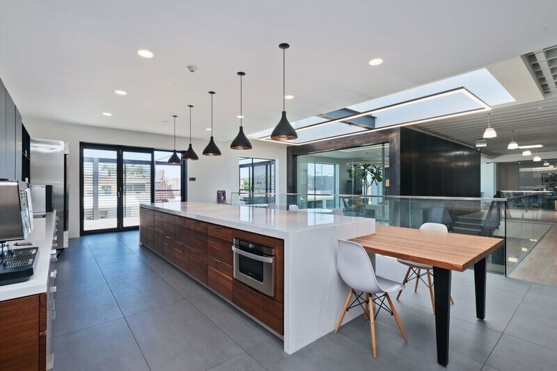 More Photos Of 2236 S Barrington Ave, Los Angeles Loft Creative Space For Lease