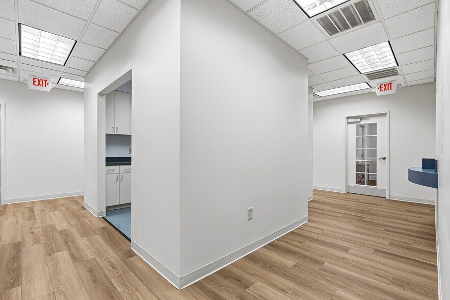 More Photos Of 3731 NW Cary Pky, Cary Medical For Sale