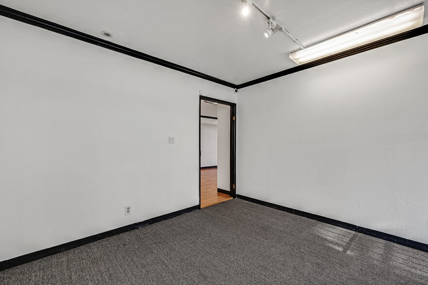 More Photos Of 4319 Piedmont Ave, Oakland Storefront Retail Office For Lease