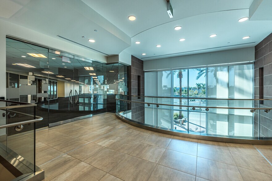 More Photos Of 8990 W Glendale Ave, Glendale Office For Sale