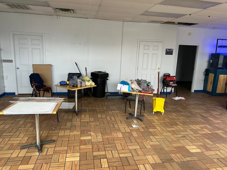 More Photos Of 309 Ruffner Ave, Charleston General Retail For Sale