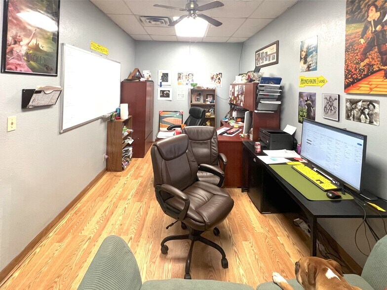 More Photos Of 209 S Country Club Rd, Anadarko Service Station For Sale