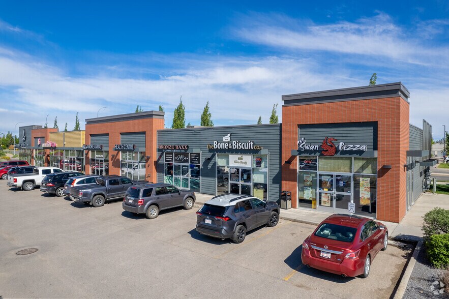 Primary Photo Of 124 8 St SW, Airdrie Storefront For Lease