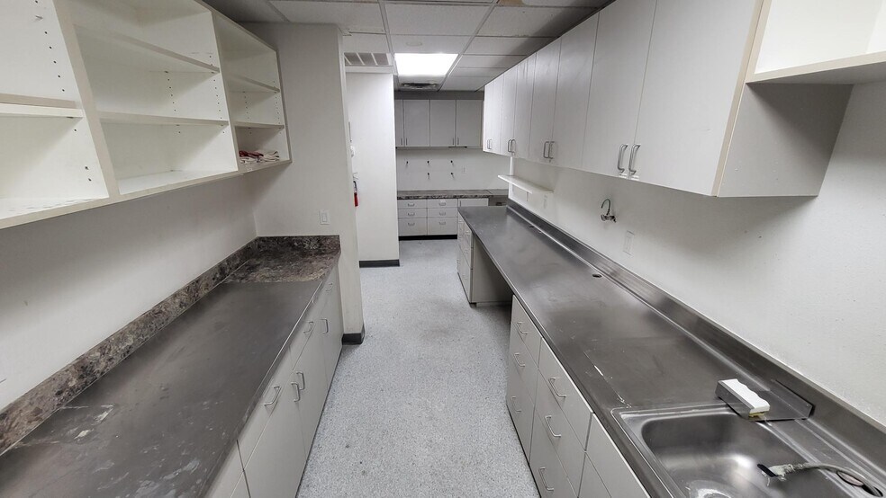 More Photos Of 1825 E Flamingo Rd, Las Vegas Office For Sale