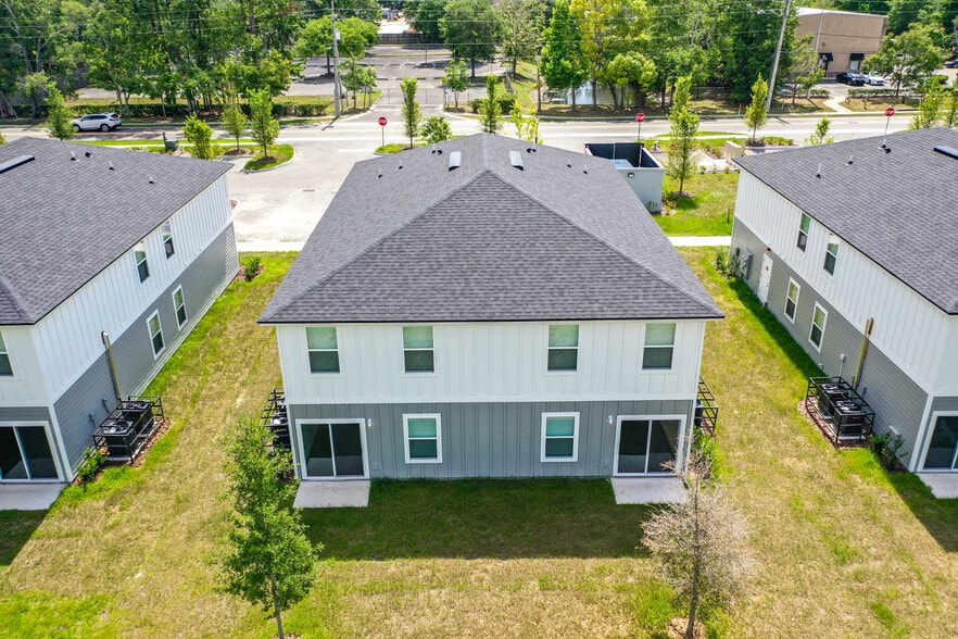 More Photos Of 9556 Hood Rd, Jacksonville Apartments For Sale