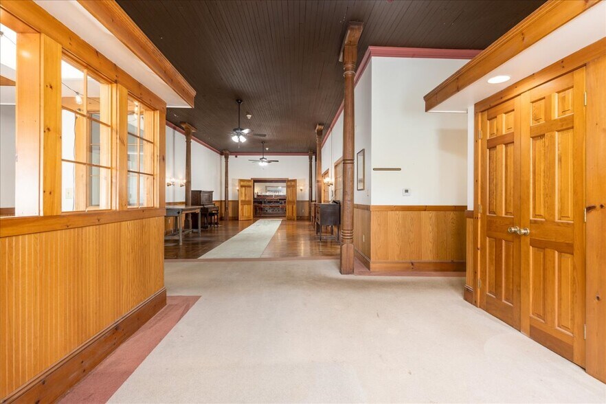More Photos Of 1091 Jamison Rd, Elma Office For Sale