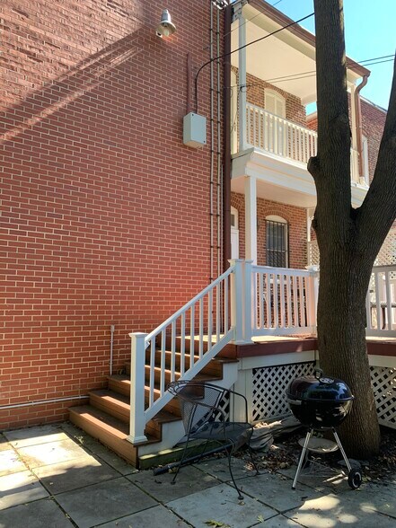 More Photos Of 2526 Saint Paul St, Baltimore Office For Sale