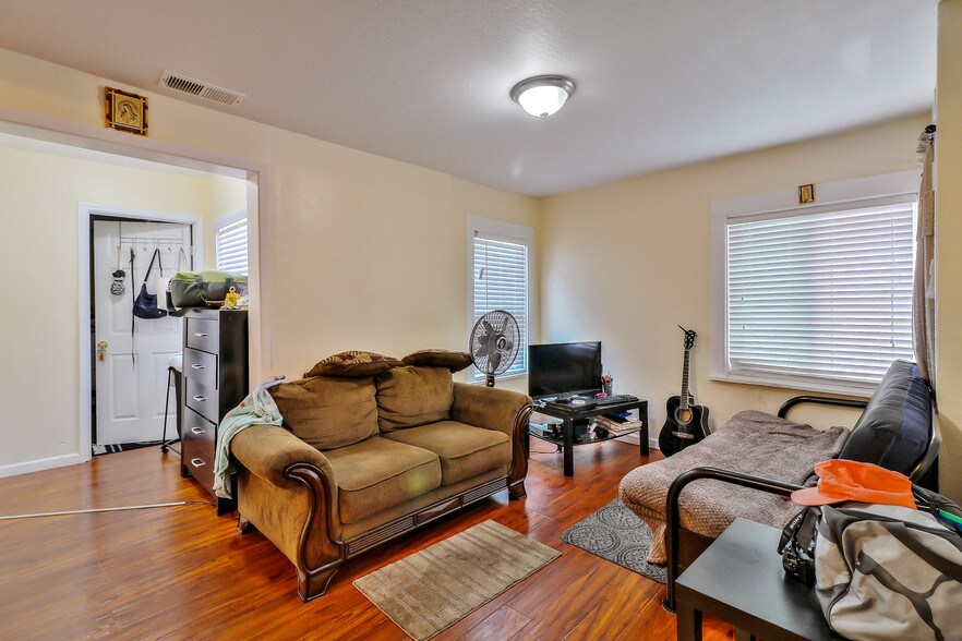 More Photos Of 66 3rd St, Gilroy Apartments For Sale