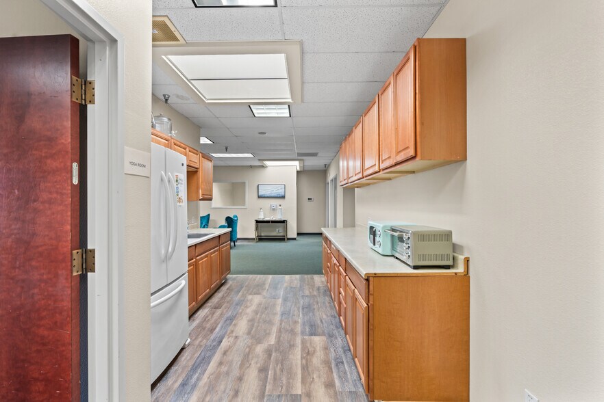 More Photos Of 1125 Pacific Ave, Santa Cruz Storefront Retail Office For Sale