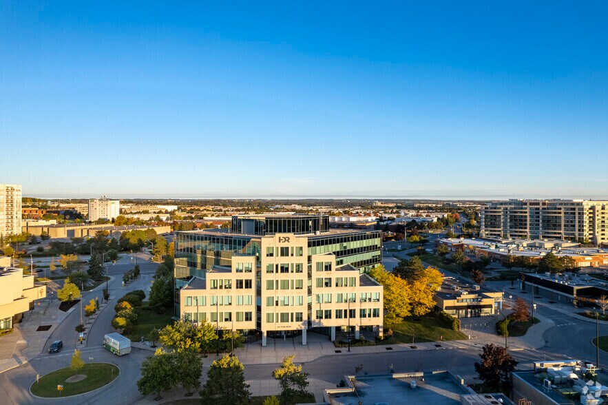 More Photos Of 100 York Blvd, Richmond Hill Medical For Lease