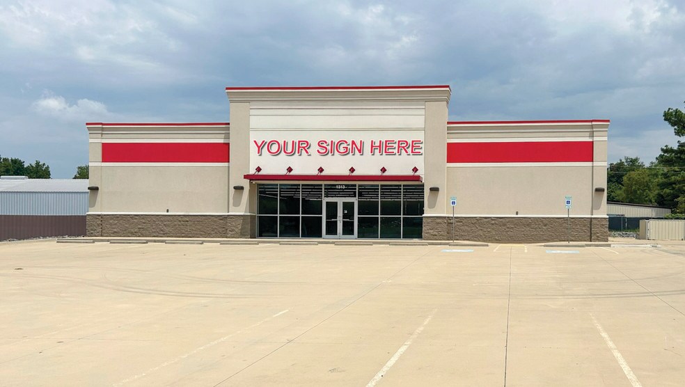 Primary Photo Of 1313 E Broadway St, Morrilton General Retail For Sale