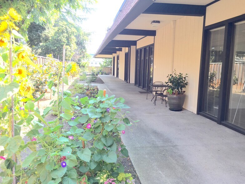 More Photos Of 2483 Old Middlefield Way, Mountain View Office For Lease