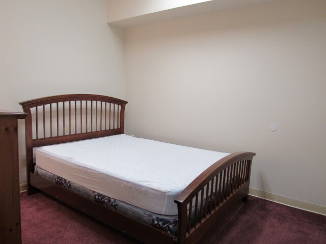 More Photos Of 301 S 7th St, Quincy Light Distribution For Sale