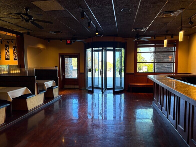 More Photos Of 121-133 Gage Blvd, Richland Freestanding For Lease