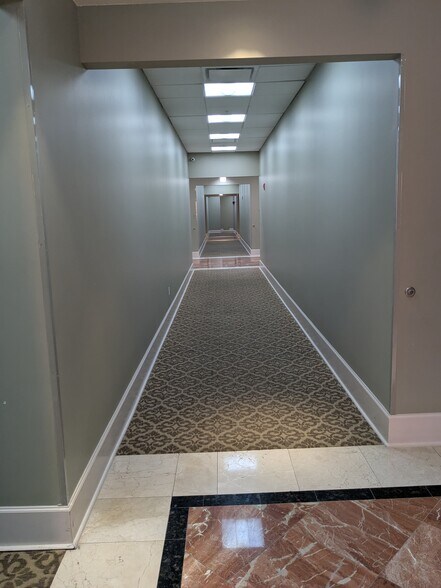 More Photos Of 7065 Westpointe Blvd, Orlando Medical For Sale