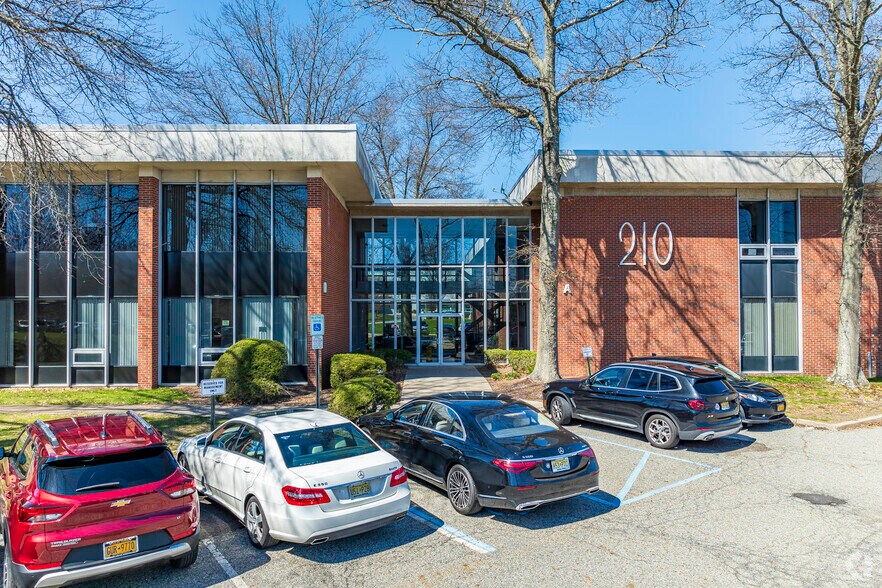 More Photos Of 210 Summit Ave, Montvale Medical For Lease