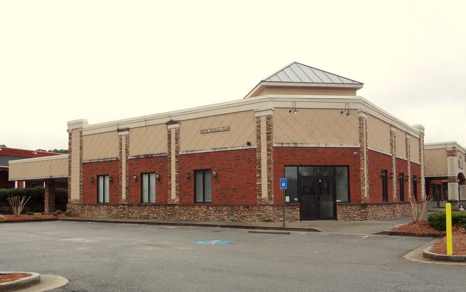 More Photos Of 105 St. Stephens Ct, Tyrone Freestanding For Lease