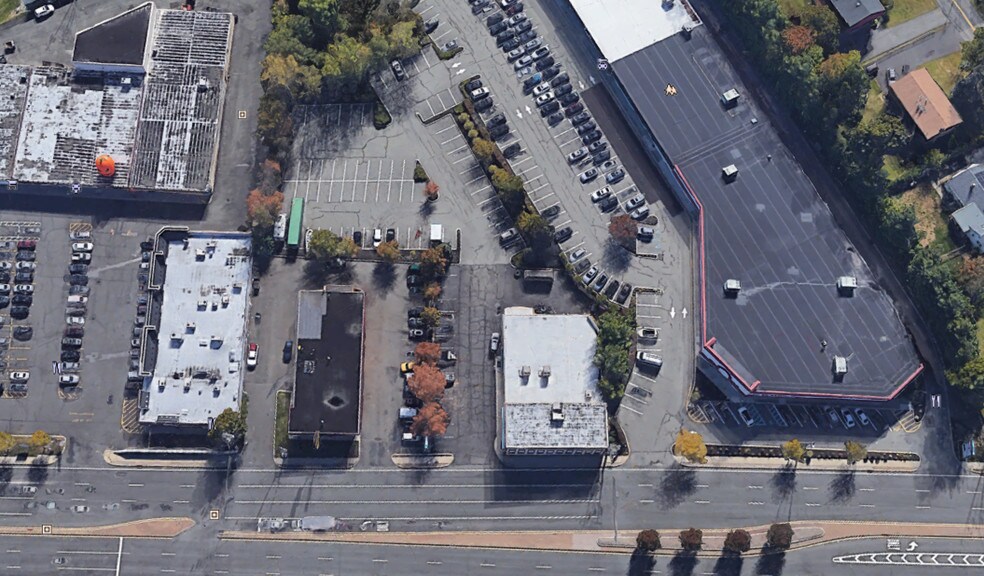 More Photos Of 233 W Route 59, Nanuet Storefront For Lease