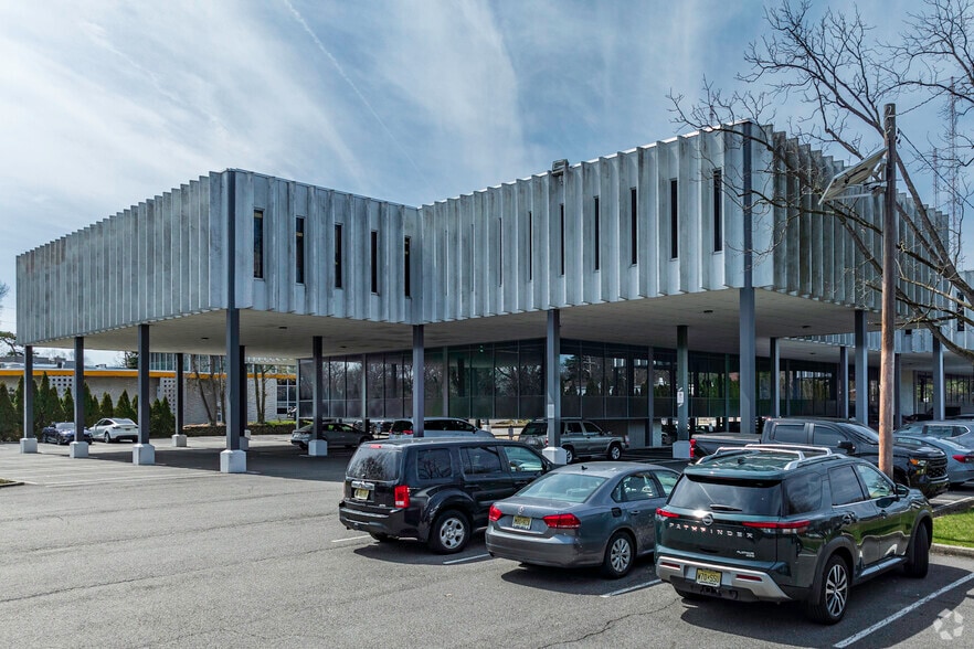 More Photos Of 1373 Broad St, Clifton Office For Lease