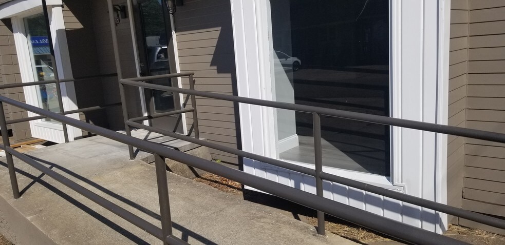 More Photos Of 305-313 Saint Francis Ave, Forrest City Storefront Retail Office For Lease