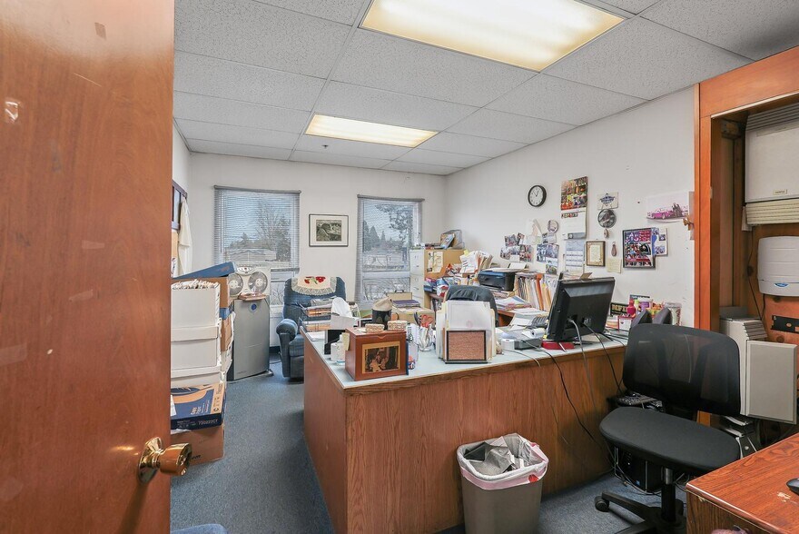 More Photos Of 555 N Pacific Hwy, Woodburn Auto Repair For Sale