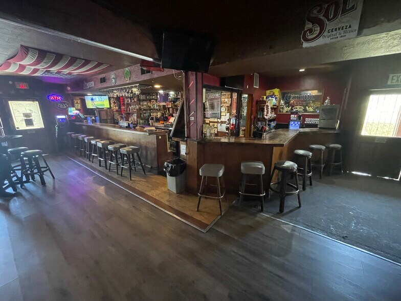 More Photos Of 612 B St, Marysville Bar For Sale