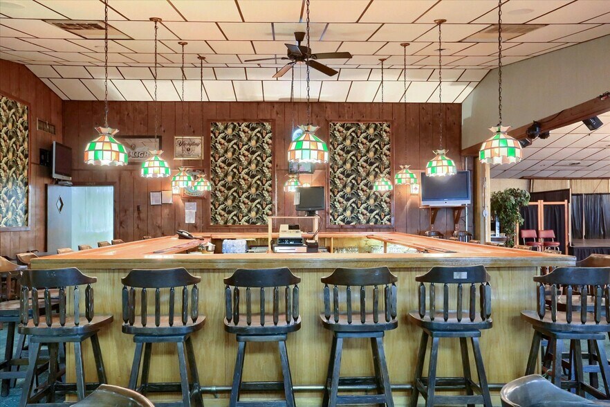 More Photos Of 145 Chamberlaine Ave, Pottsville Flex For Sale