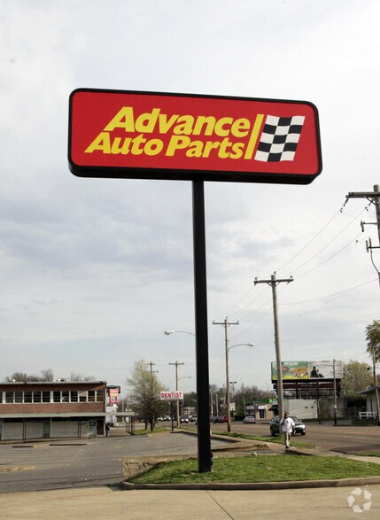 More Photos Of 1427 Airways Blvd, Memphis Freestanding For Lease