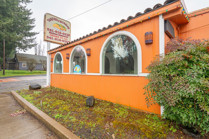More Photos Of 3103 Highway 20, Sweet Home Restaurant For Sale