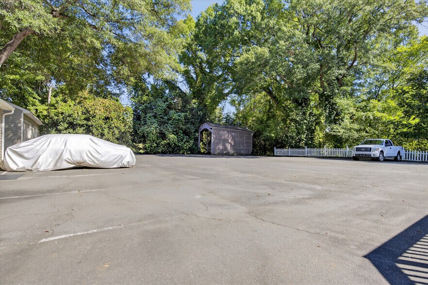 More Photos Of 19428 Zion Ave, Cornelius Office For Sale