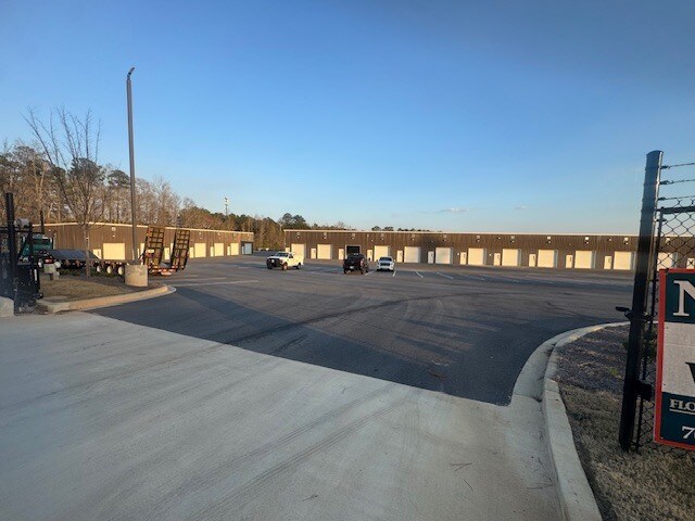 More Photos Of 6970 Jamesson Way, Midland Showroom For Lease