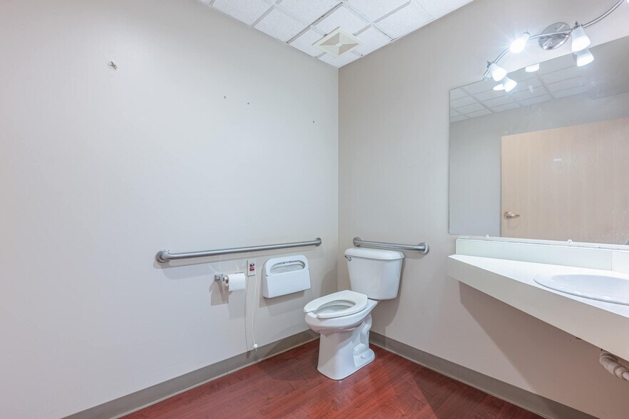 More Photos Of 1956-1964 E Whipp Rd, Dayton Medical For Lease