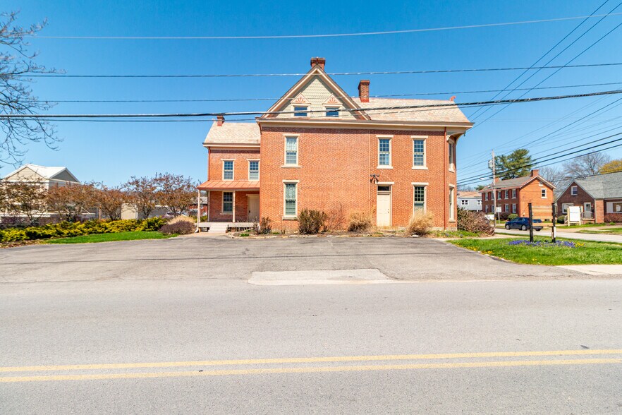 More Photos Of 323 S Main St, Zelienople Office Residential For Lease