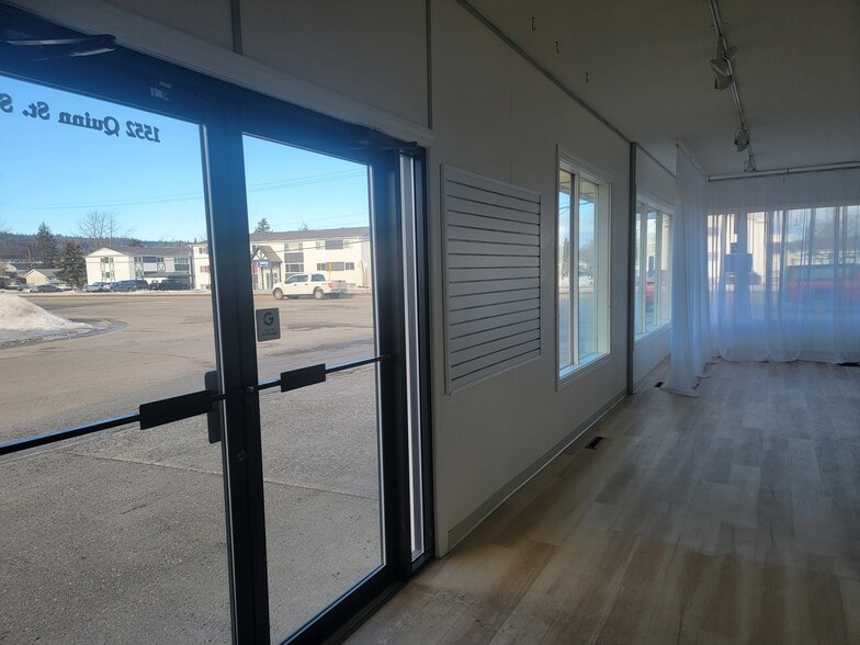 More Photos Of 1552 Quinn St, Prince George General Retail For Lease
