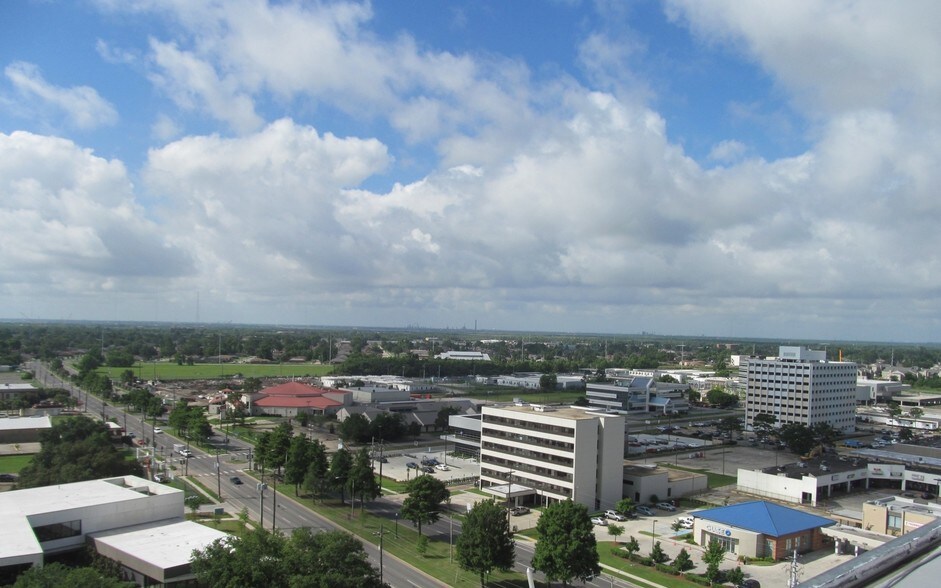 More Photos Of 10001 Lake Forest Blvd, New Orleans Office For Lease