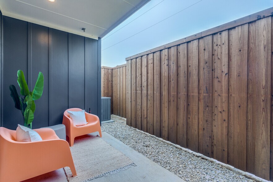 More Photos Of 3940 Spring Valley rd, Addison Multifamily For Sale