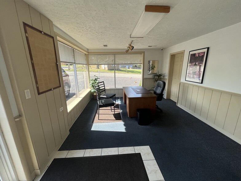 More Photos Of 604 Wallace Run Rd, Beaver Falls Convenience Store For Sale