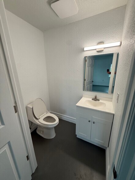 More Photos Of 4000-4006 Shoal Line Blvd, Hernando Beach Office For Sale
