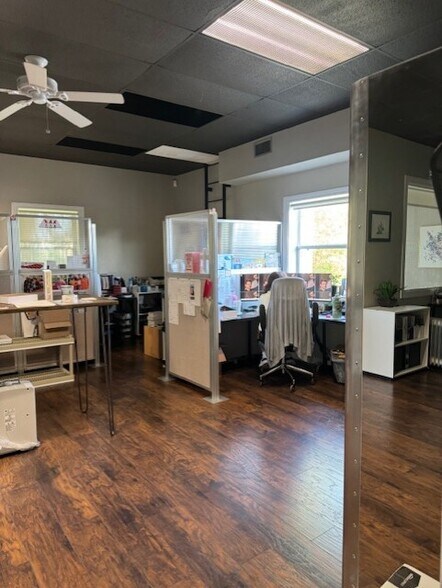 More Photos Of 30798 US Highway 19 N, Palm Harbor Warehouse For Lease