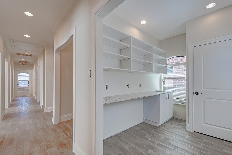 More Photos Of 21386 Provincial Blvd, Katy Medical For Sale