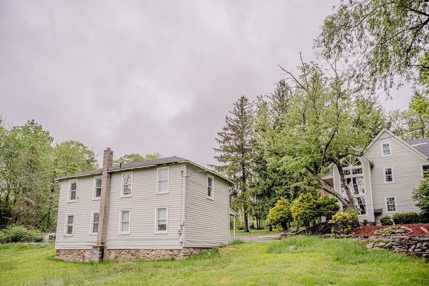 More Photos Of 2735 PA-390, Canadensis Hospitality For Sale