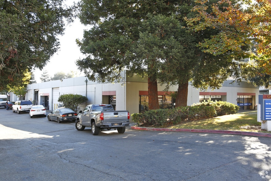 Primary Photo Of 6401-6451 Golden Gate Dr, Dublin Warehouse For Lease